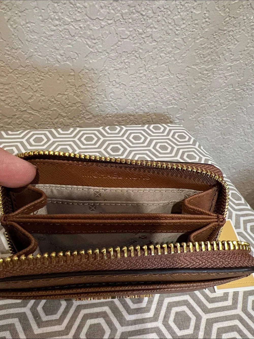 MICHAEL Michael Kors compact zip